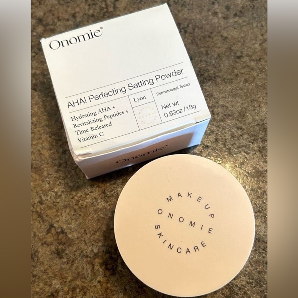 Onomie AHA! Perfecting Setting Powder - 18g new in box